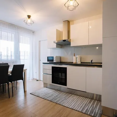 Adriatico Apartmán *